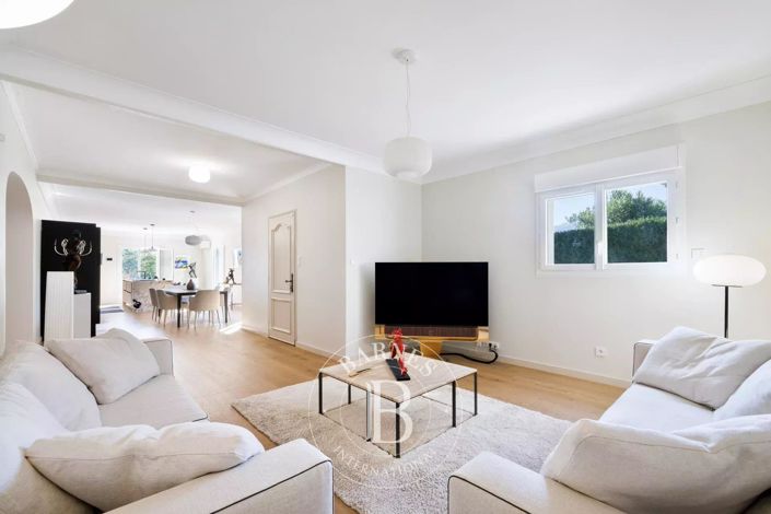 Image No.5-4 Bed House for sale