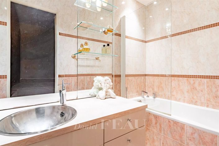 Image No.10-4 Bed Apartment for sale