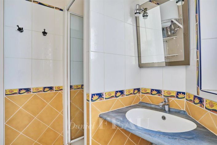 Image No.24-3 Bed Apartment for sale