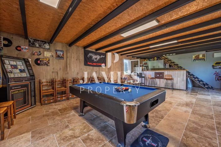 Image No.8-3 Bed House for sale