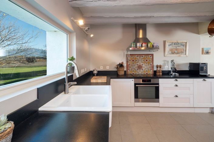 Image No.17-5 Bed House for sale