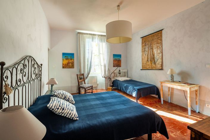 Image No.30-5 Bed House for sale