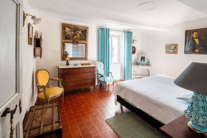 Image No.31-5 Bed House for sale