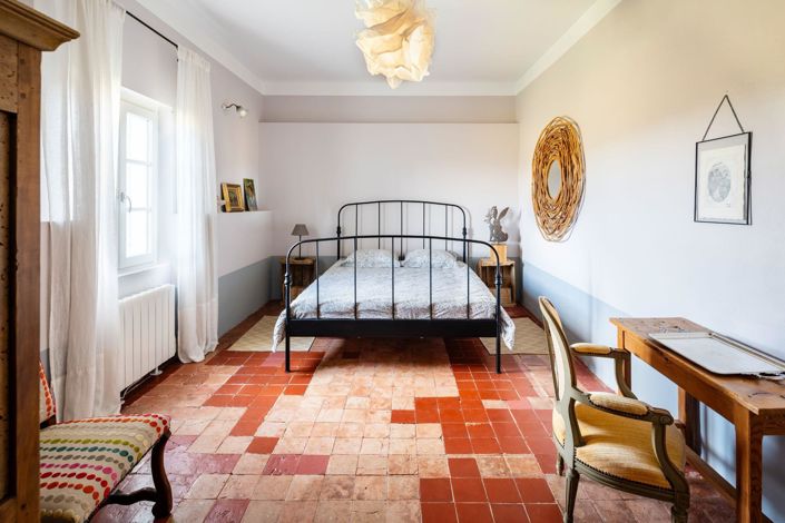 Image No.32-5 Bed House for sale