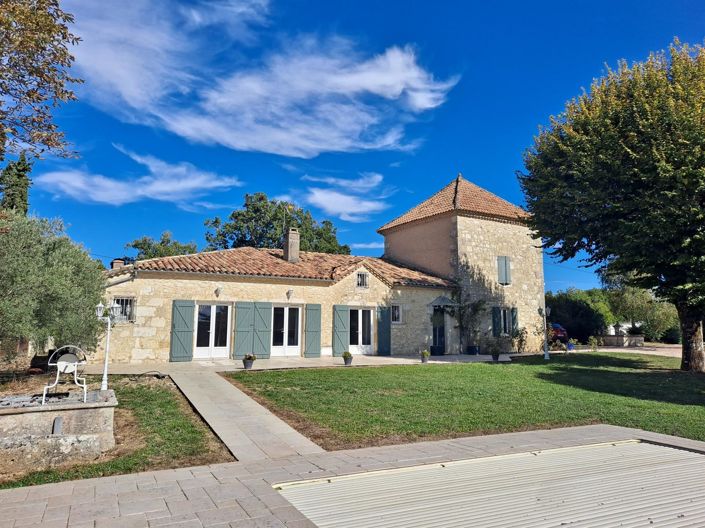 Image No.1-4 Bed House for sale