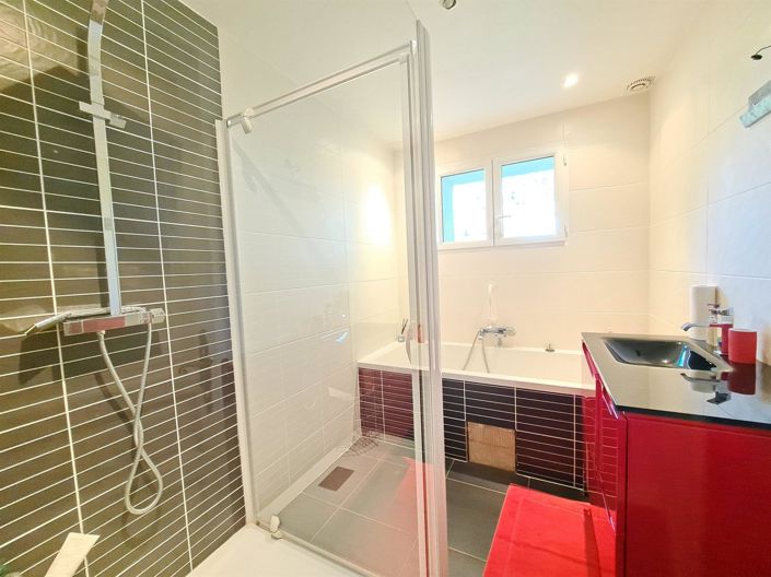 Image No.18-4 Bed House for sale