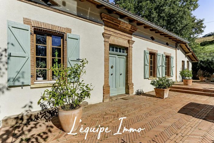 Image No.1-4 Bed House for sale