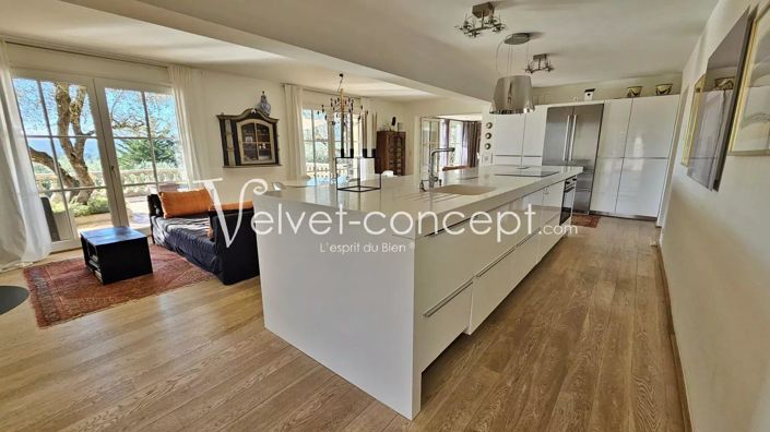 Image No.7-4 Bed House for sale