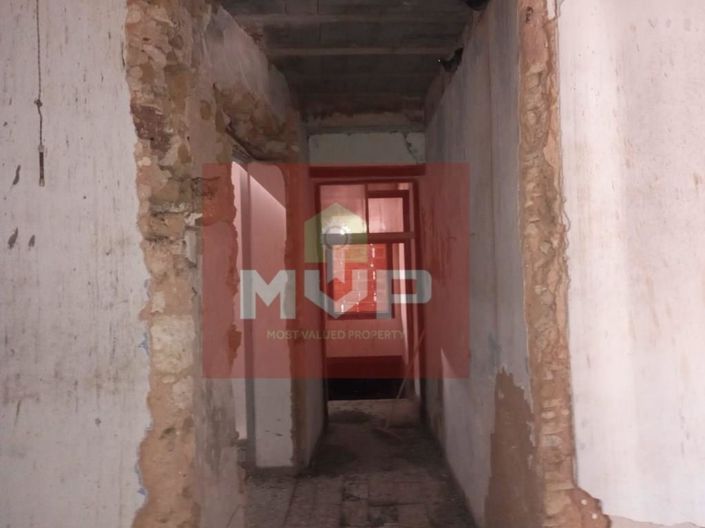 Image No.18-3 Bed House for sale