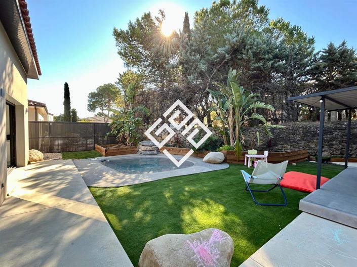 Image No.1-3 Bed House for sale