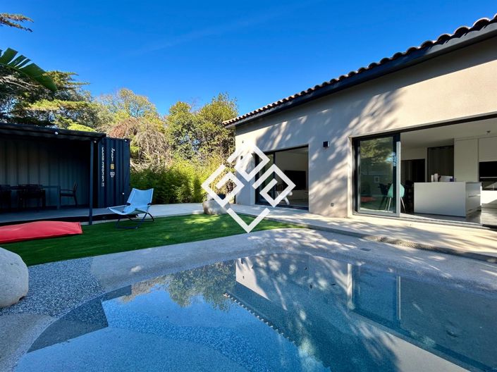 Image No.19-3 Bed House for sale