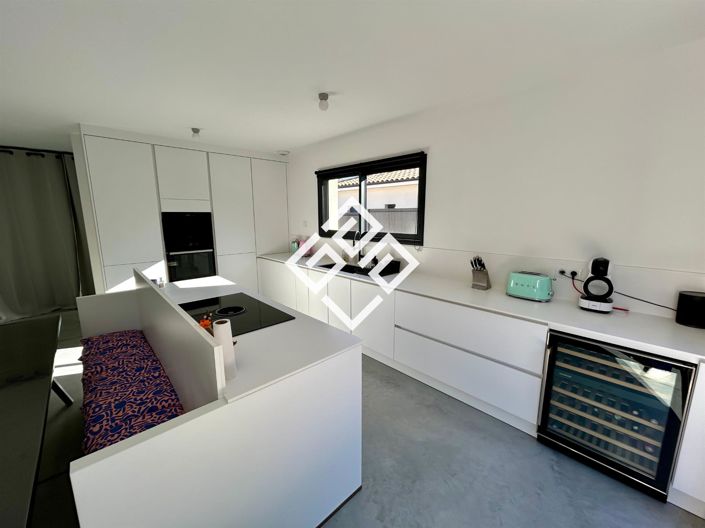 Image No.7-3 Bed House for sale