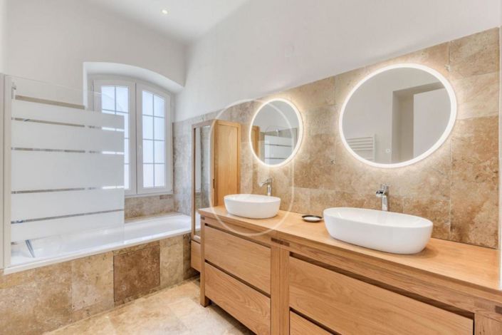 Image No.7-6 Bed House for sale