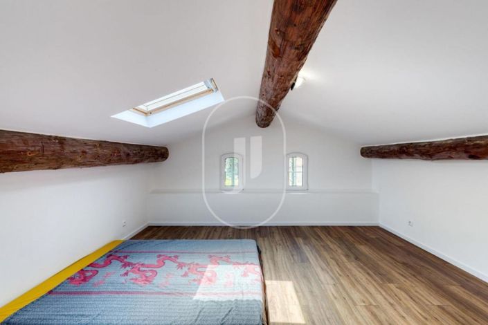 Image No.9-6 Bed House for sale