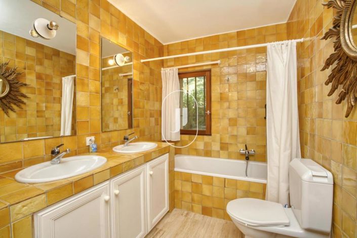 Image No.10-4 Bed House for sale