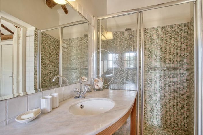 Image No.8-4 Bed House for sale