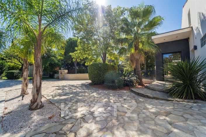 Image No.11-5 Bed House for sale