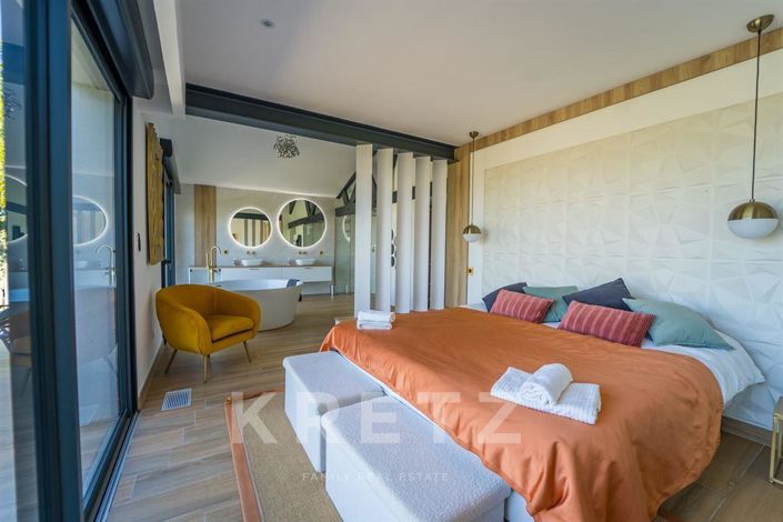 Image No.5-5 Bed House for sale