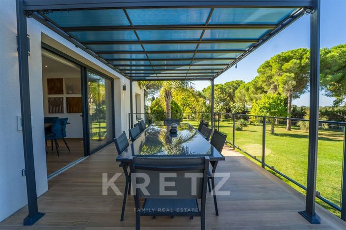 Image No.8-5 Bed House for sale