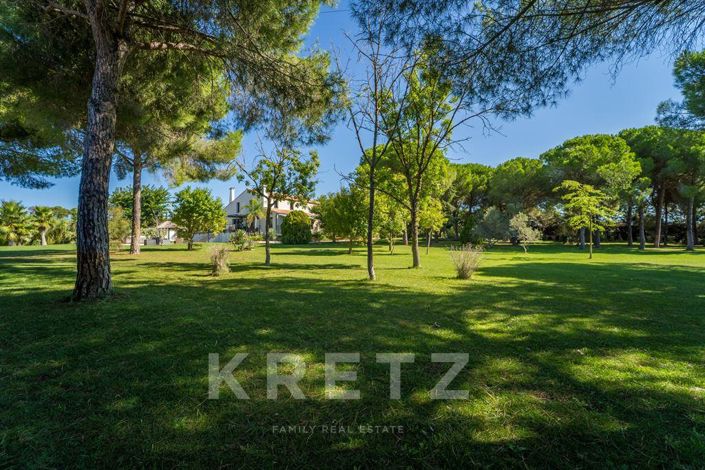 Image No.9-5 Bed House for sale