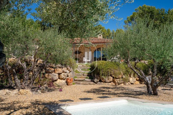 Image No.1-4 Bed House for sale