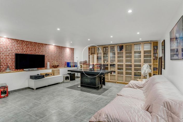 Image No.15-4 Bed House for sale