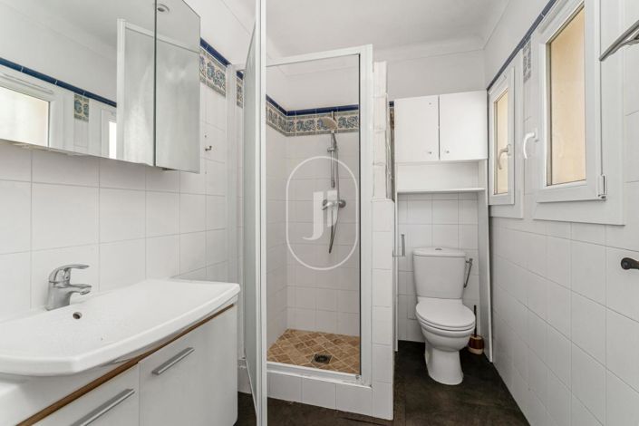 Image No.10-2 Bed House for sale