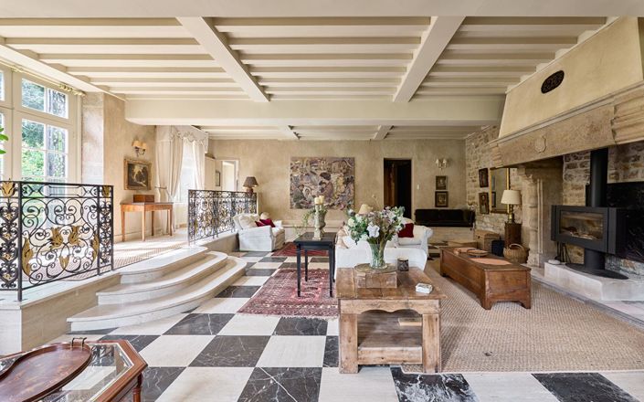 Image No.14-6 Bed Property for sale