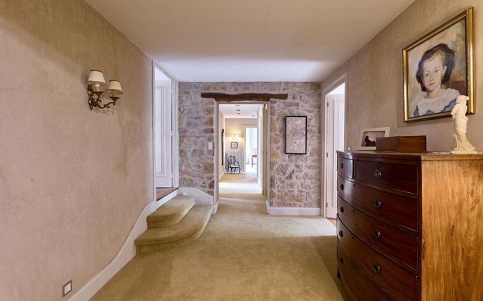 Image No.15-6 Bed Property for sale