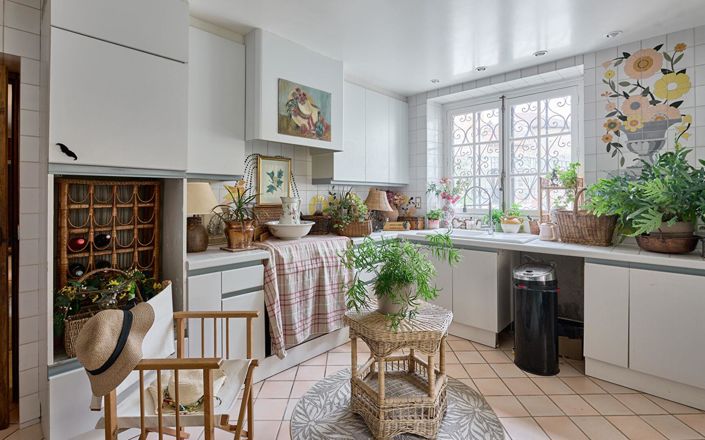 Image No.16-6 Bed Property for sale