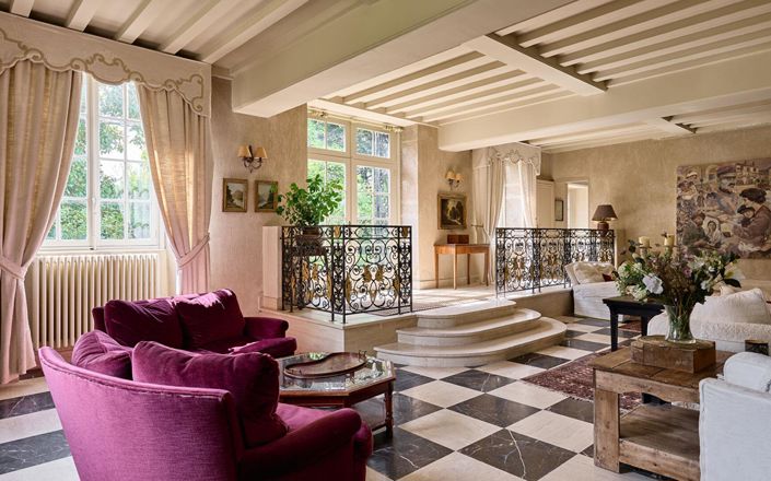 Image No.5-6 Bed Property for sale