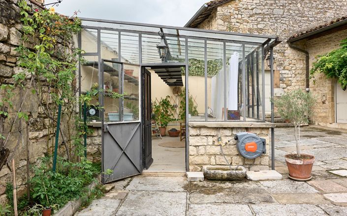 Image No.8-6 Bed Property for sale