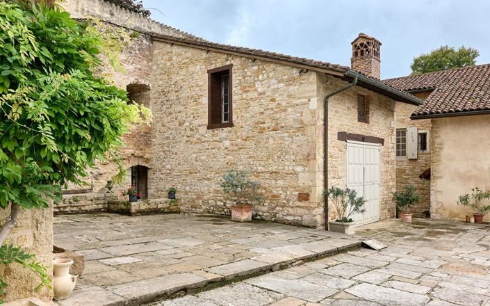 Image No.9-6 Bed Property for sale