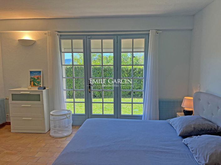 Image No.4-5 Bed House for sale