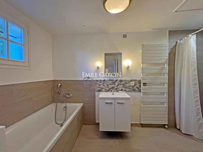 Image No.5-5 Bed House for sale