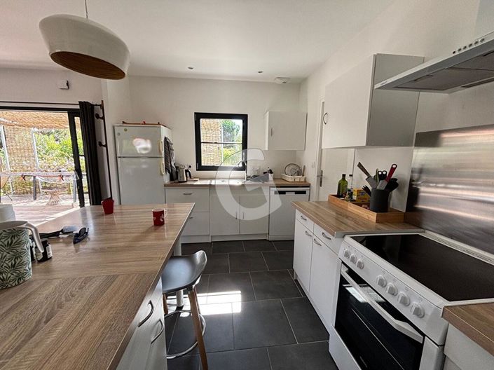 Image No.6-3 Bed House for sale