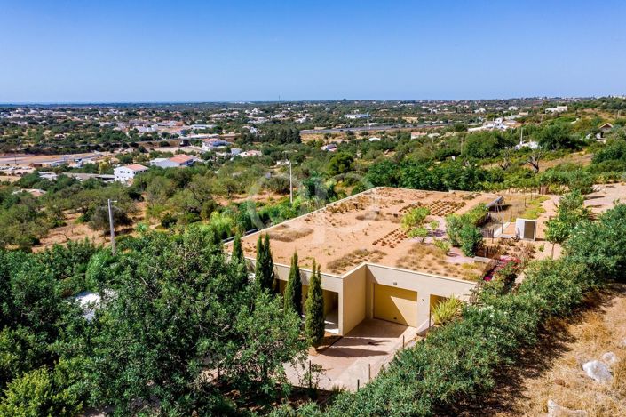 Image No.10-4 Bed House for sale