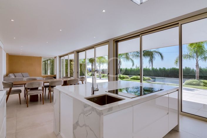 Image No.14-4 Bed House for sale