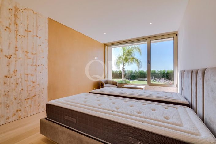 Image No.17-4 Bed House for sale