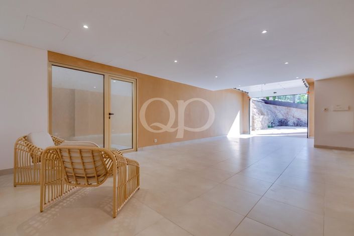 Image No.21-4 Bed House for sale