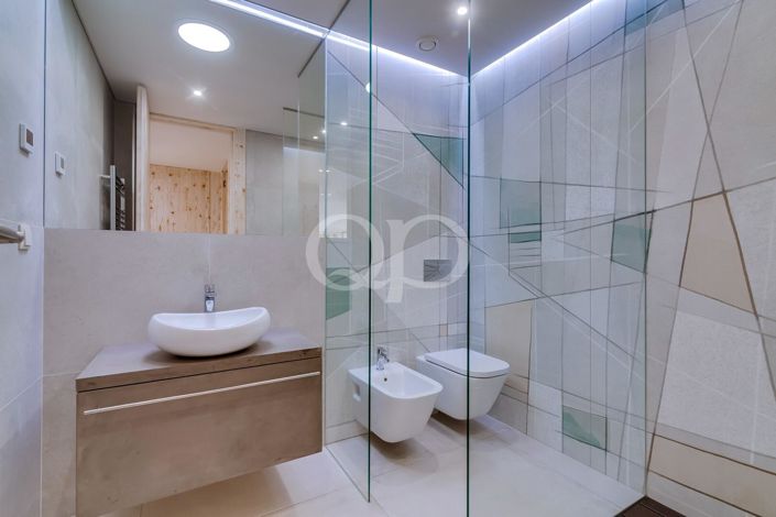 Image No.22-4 Bed House for sale