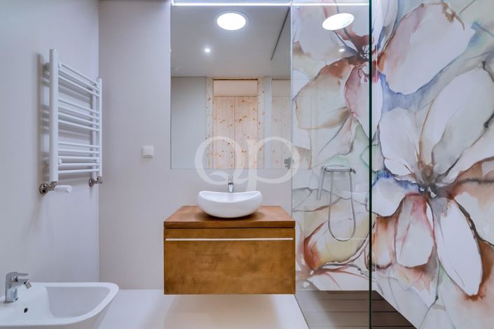 Image No.25-4 Bed House for sale