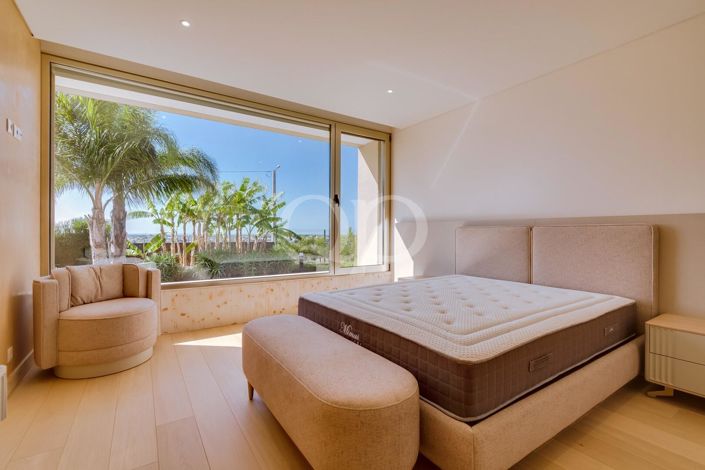 Image No.30-4 Bed House for sale