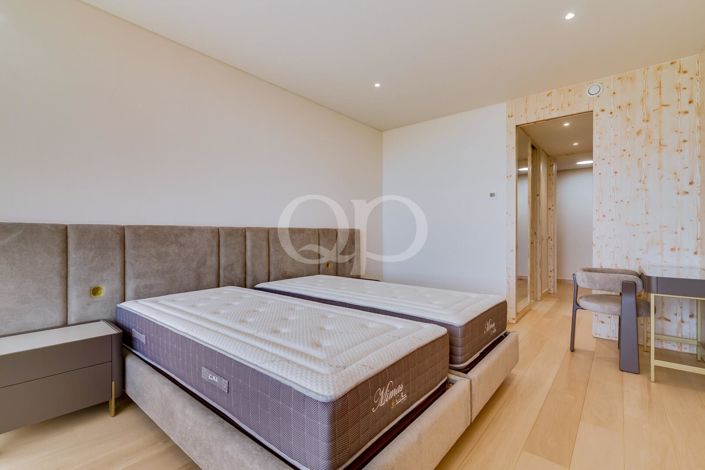 Image No.32-4 Bed House for sale