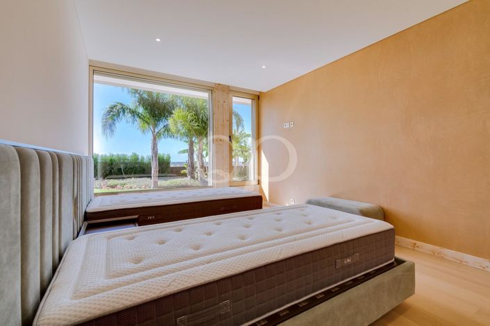 Image No.35-4 Bed House for sale