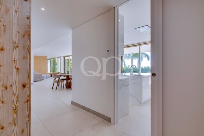 Image No.36-4 Bed House for sale