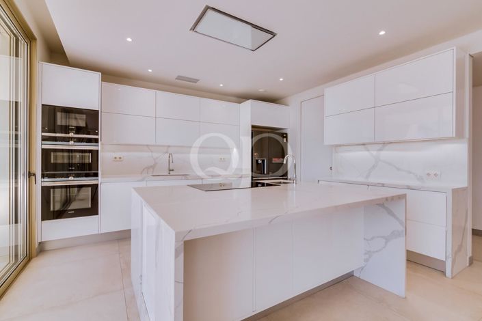 Image No.37-4 Bed House for sale