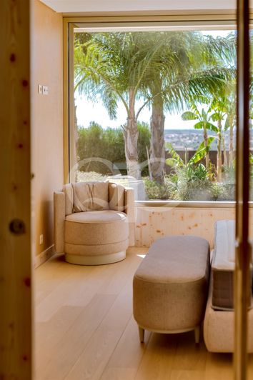 Image No.56-4 Bed House for sale