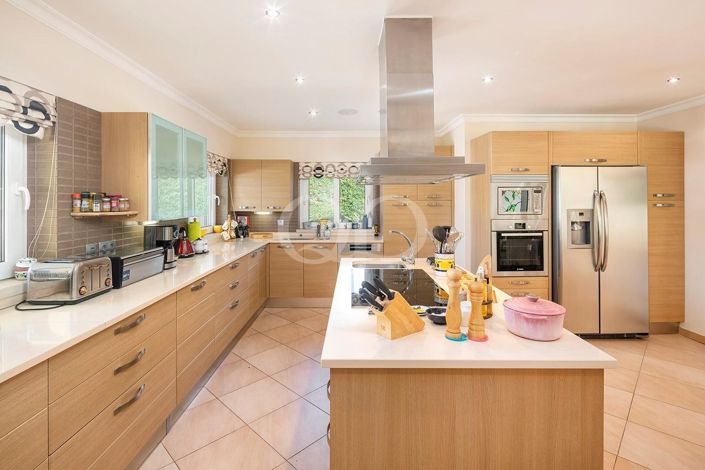 Image No.3-4 Bed House for sale