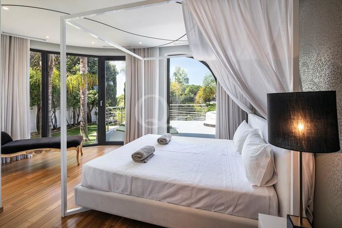 Image No.12-5 Bed House for sale